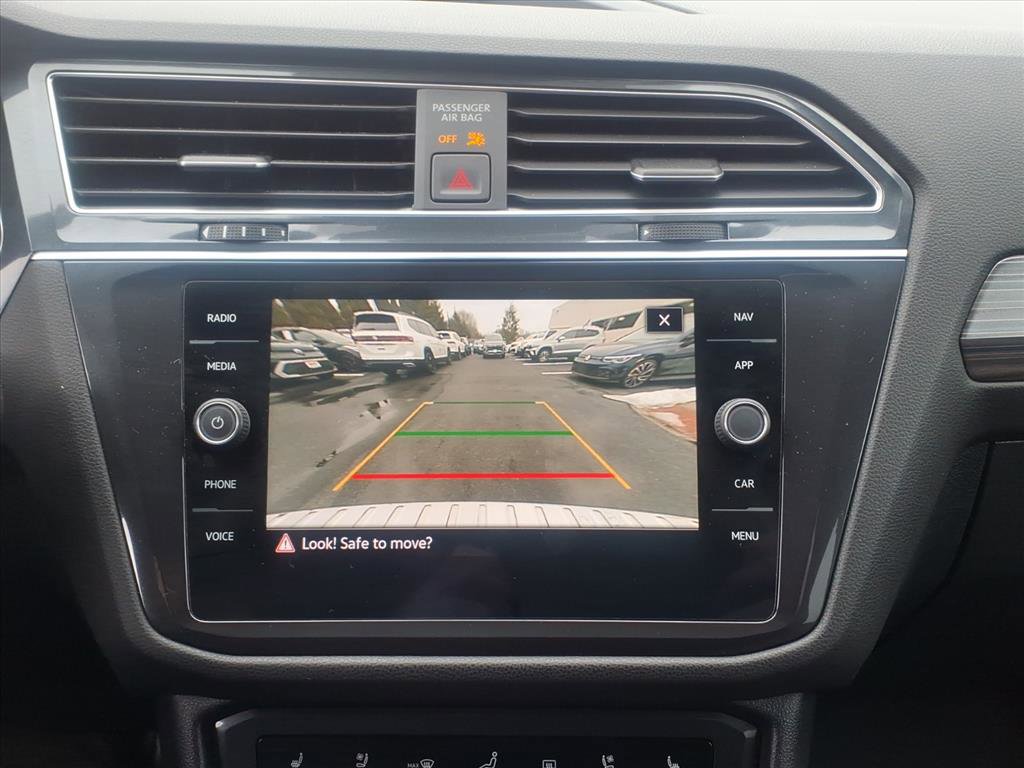 Certified 2022 Volkswagen Tiguan SEL R-Line image 26