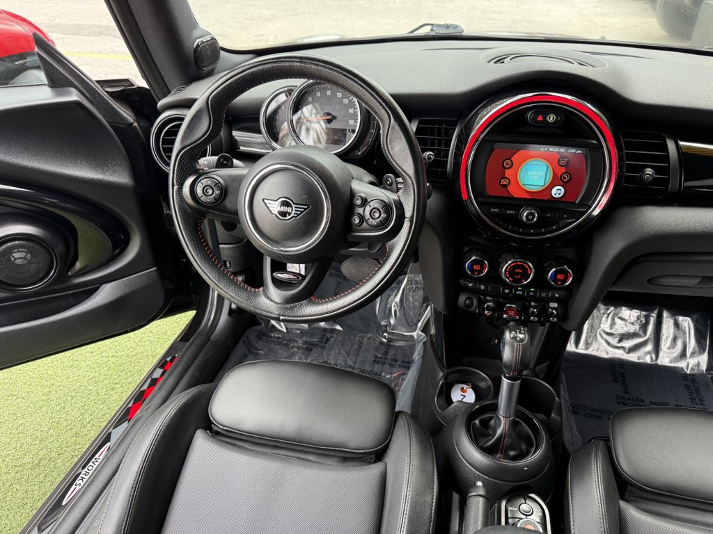 Used 2019 MINI Cooper S w/ Premium Package image 16
