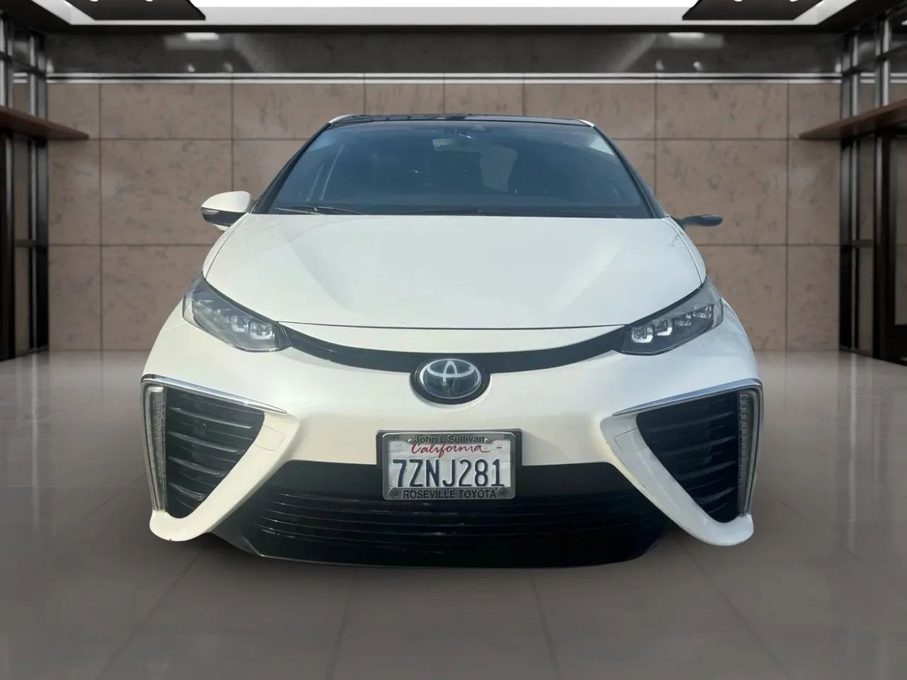 Used 2017 Toyota Mirai FWD image 2