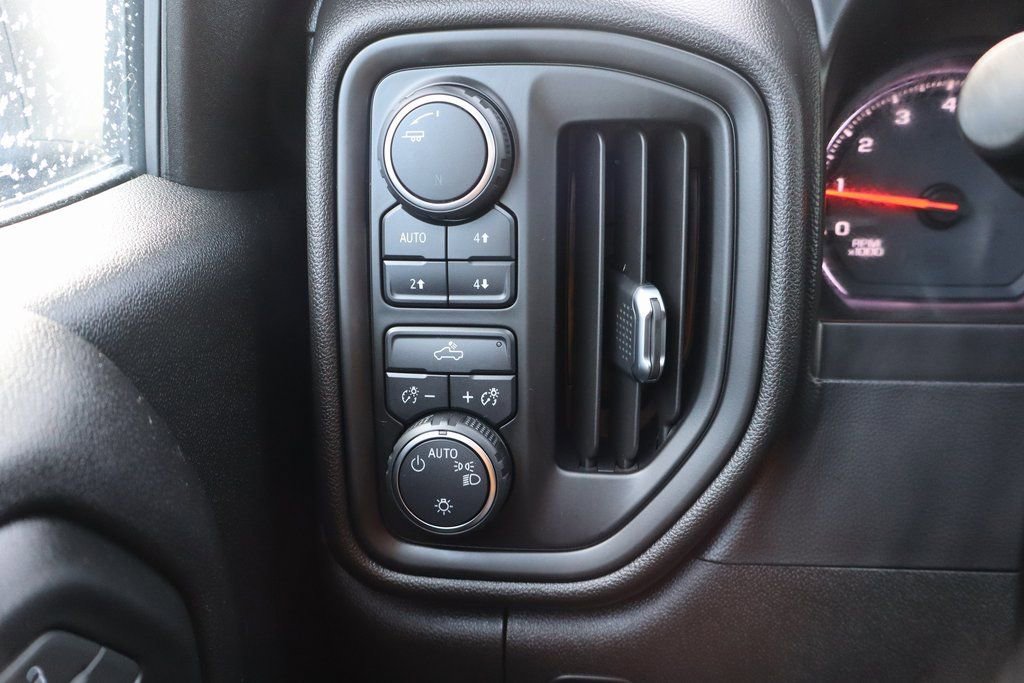 Used 2020 Chevrolet Silverado 1500 Custom Trail Boss w/ Custom Convenience Package image 9