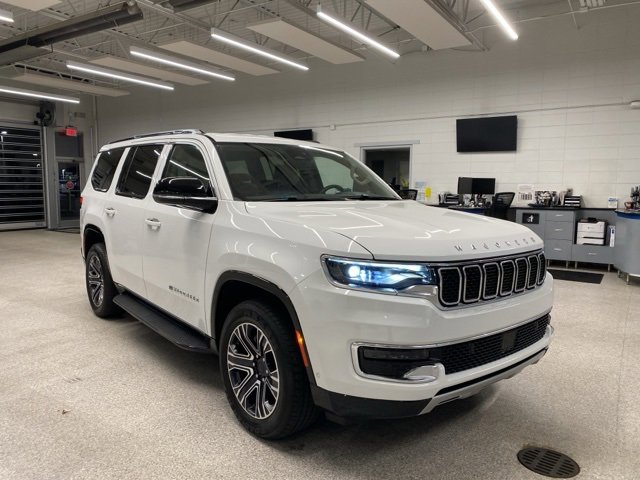 Used 2024 Jeep Wagoneer Series II image 3