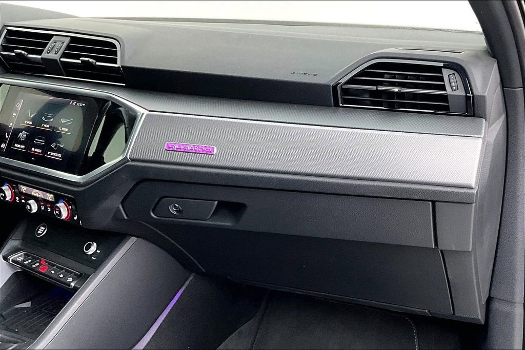 Used 2021 Audi Q3 2.0T Premium Plus w/ Premium Plus Package AWD/4WD image 19