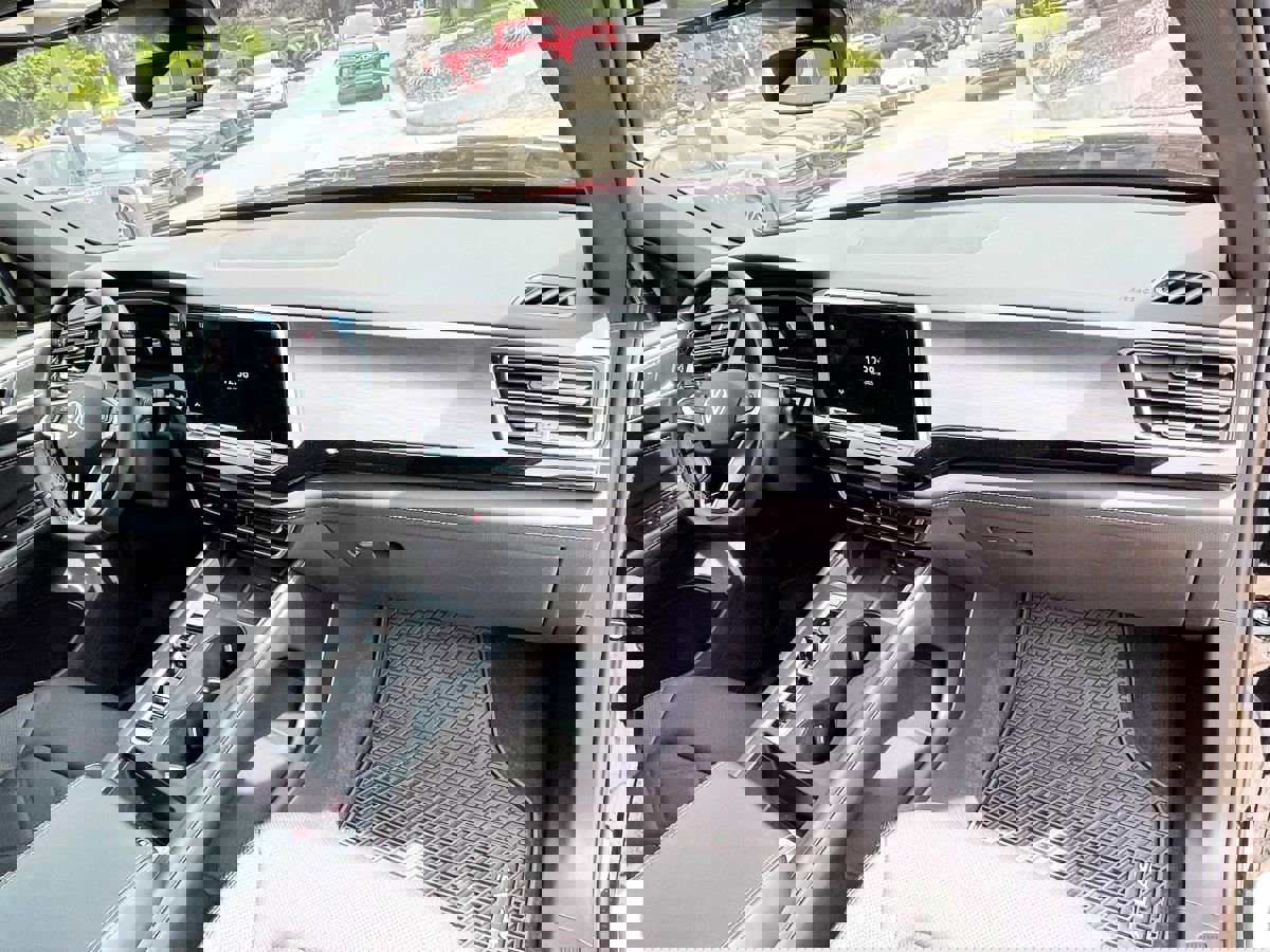 Used 2024 Volkswagen Atlas Cross Sport SE image 9