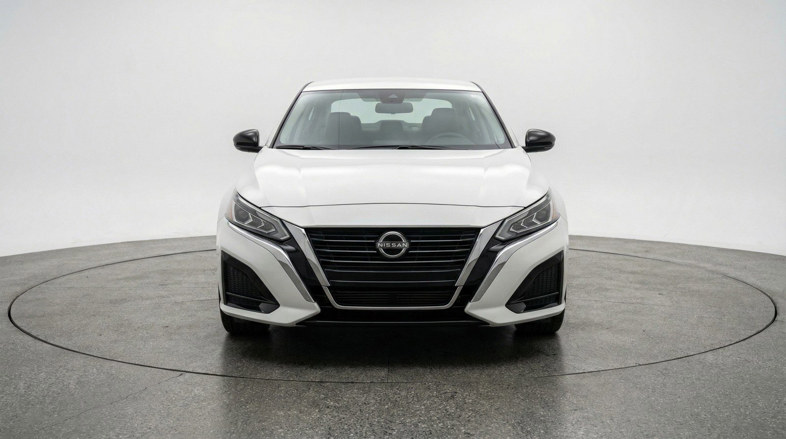 Used 2025 Nissan Altima 2.5 SV image 2