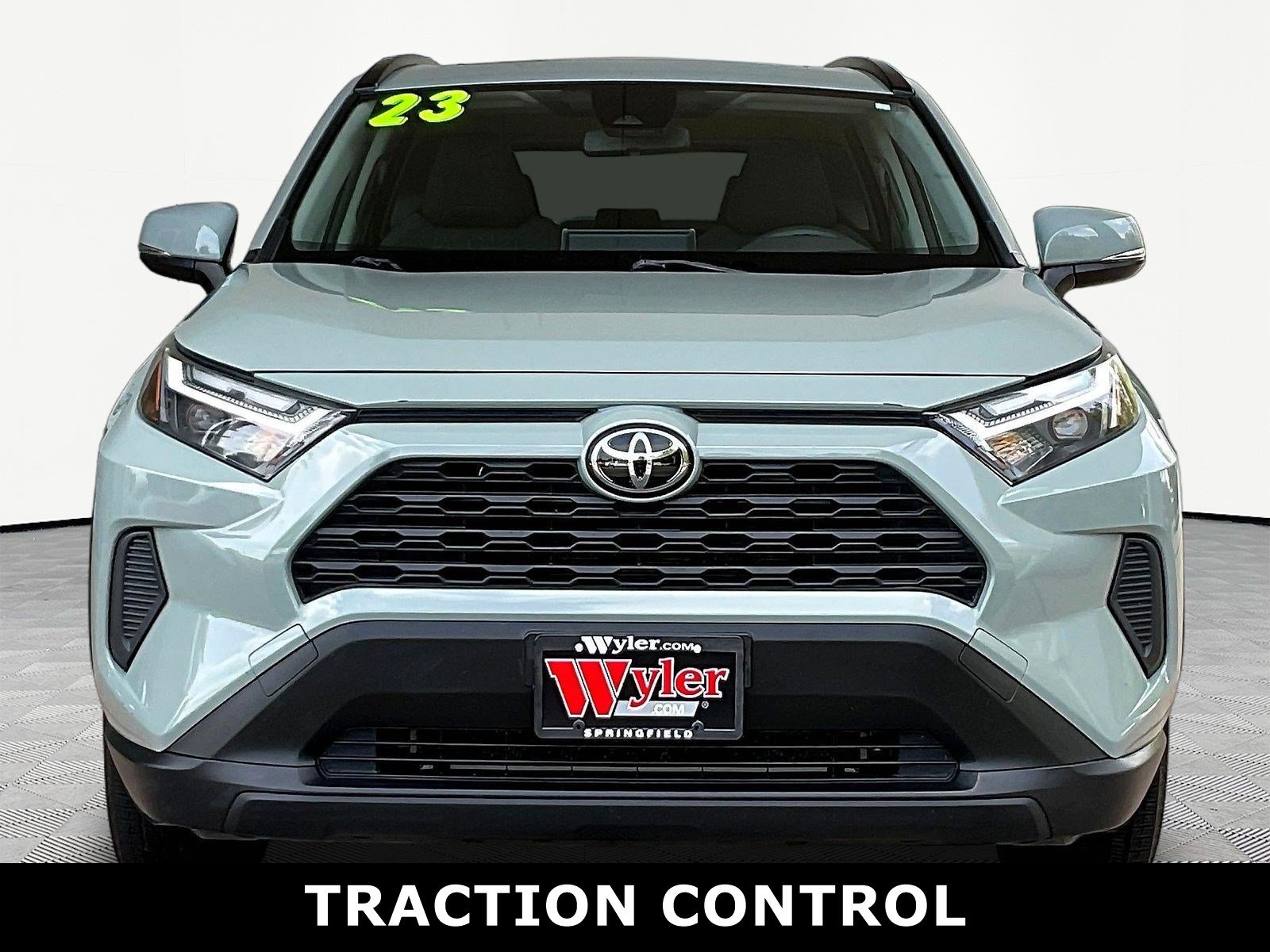 Used 2023 Toyota RAV4 XLE FWD image 2