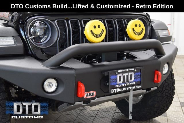 Used 2025 Jeep Wrangler Unlimited Rubicon w/ Convenience Group AWD/4WD image 11