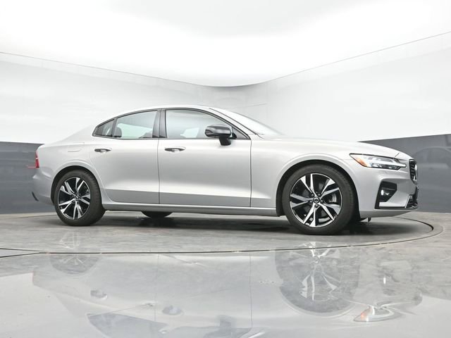 Used 2023 Volvo S60 B5 Core w/ Climate Package FWD image 10