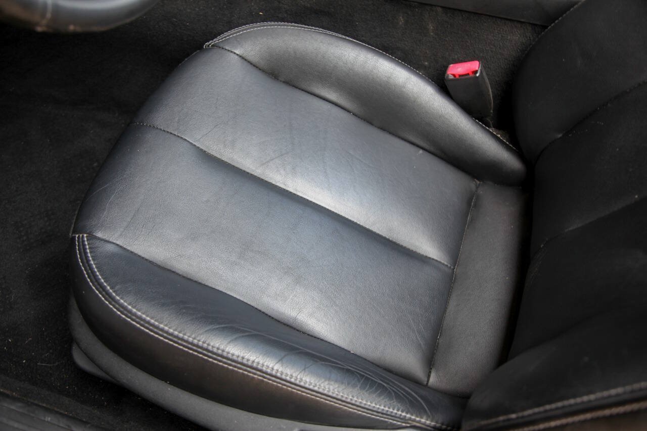 Used 2006 MAZDA MX-5 Miata Grand Touring w/ Premium Pkg RWD image 31
