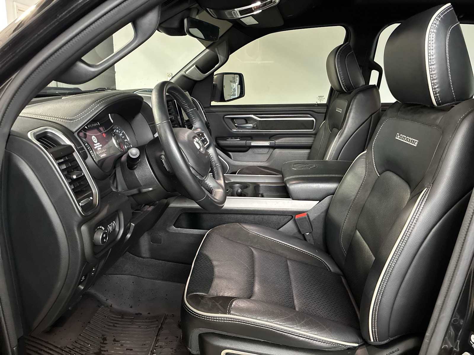 Used 2023 RAM 1500 Laramie image 13