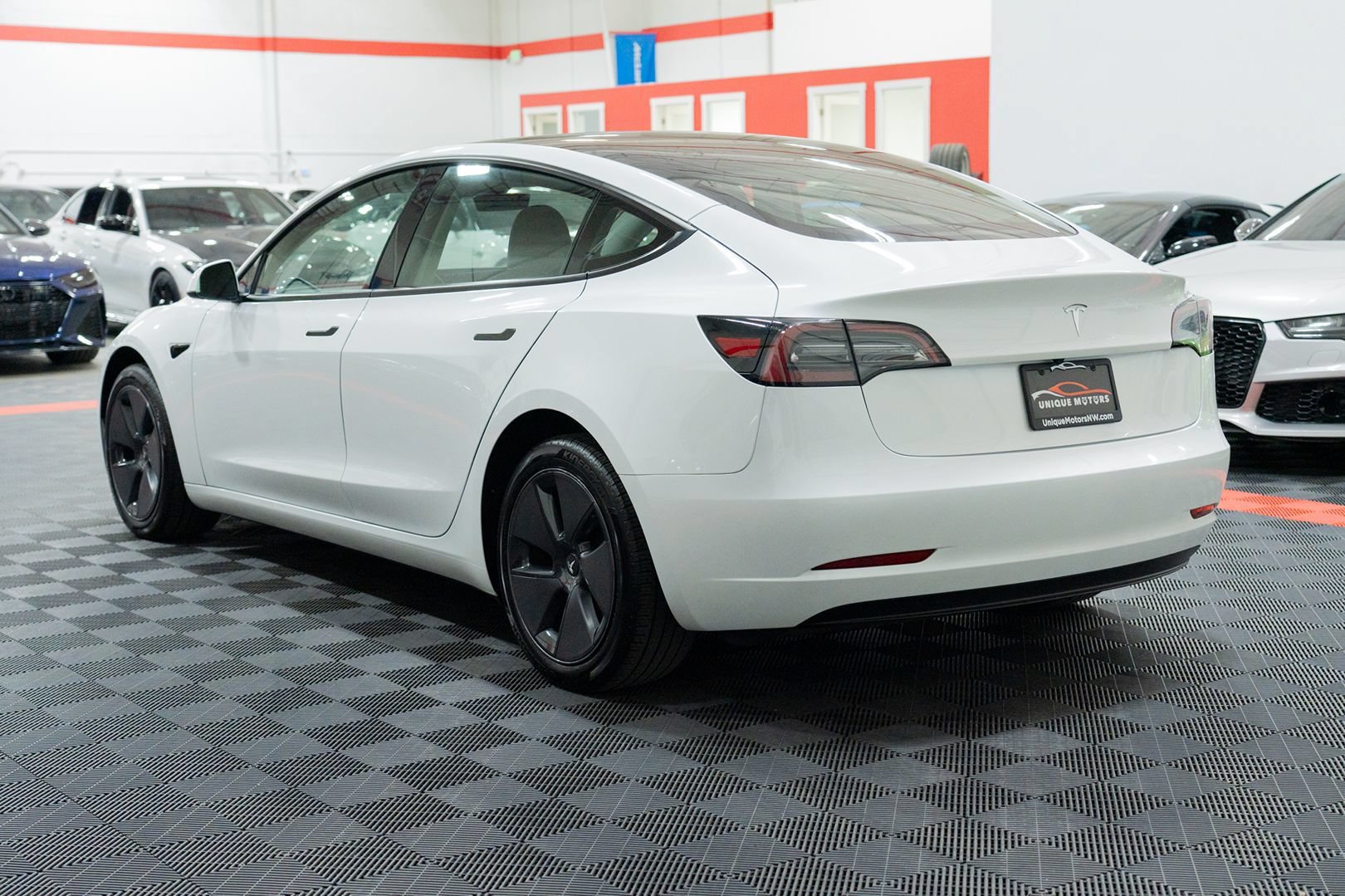 Used 2023 Tesla Model 3 Standard Range RWD image 4