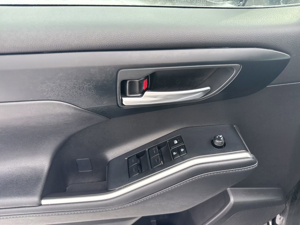 Used 2024 Toyota Highlander XLE image 17