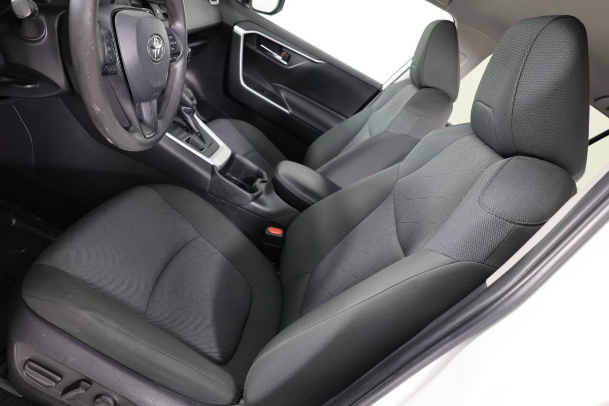 Used 2022 Toyota RAV4 XLE AWD/4WD image 8
