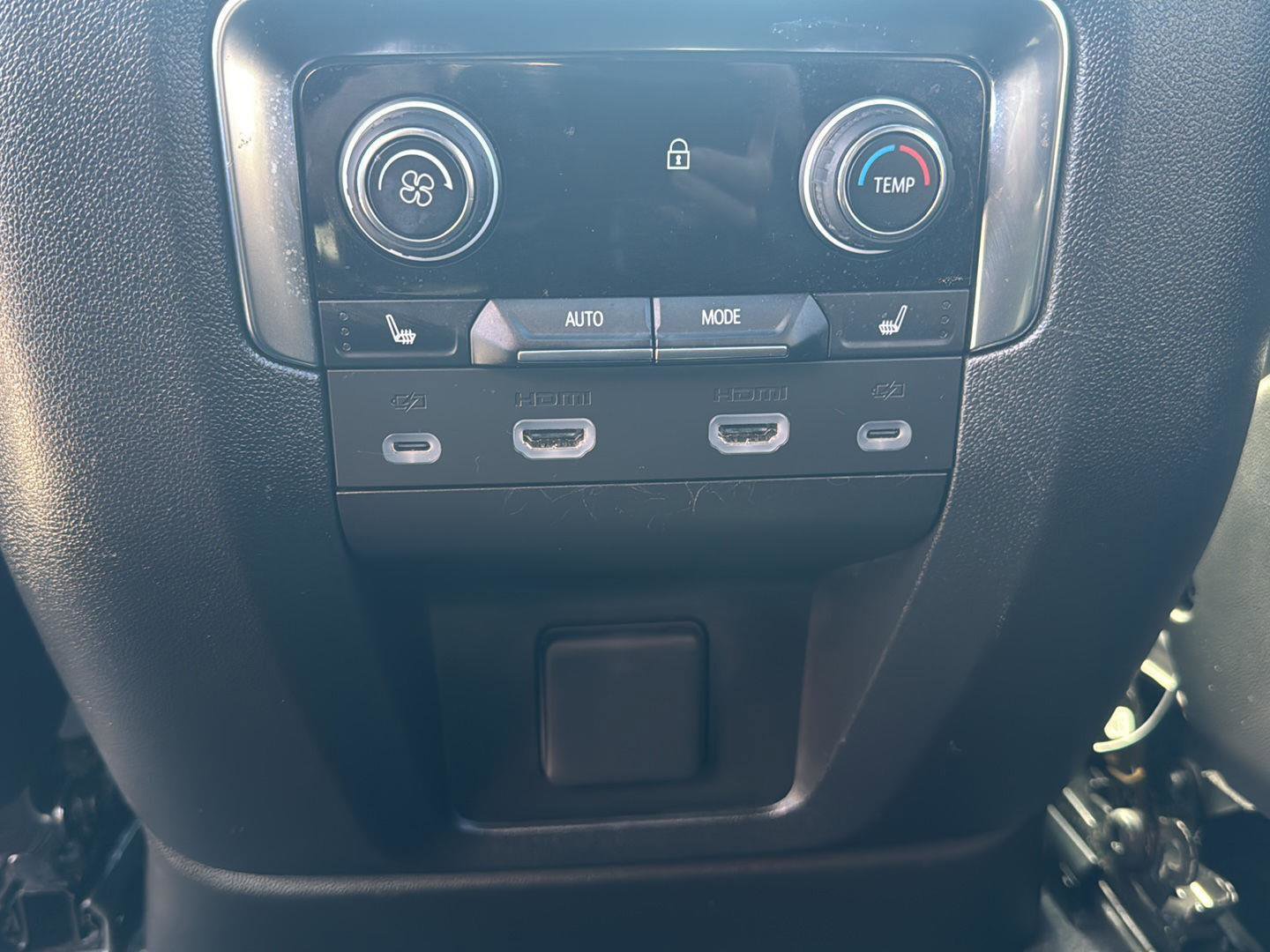 Used 2024 Chevrolet Tahoe High Country w/ Advanced Technology Package image 18