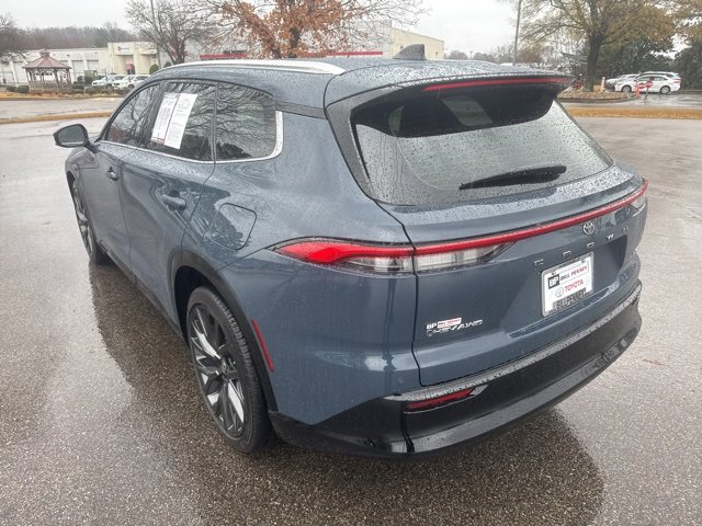 Used 2025 Toyota Crown Signia image 3