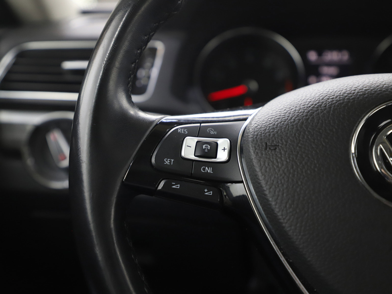 Used 2016 Volkswagen Passat 1.8T SE image 24