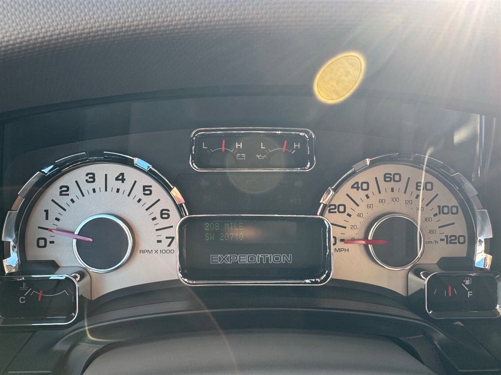 Used 2014 Ford Expedition Limited w/ Equipment Group 301A AWD/4WD image 14