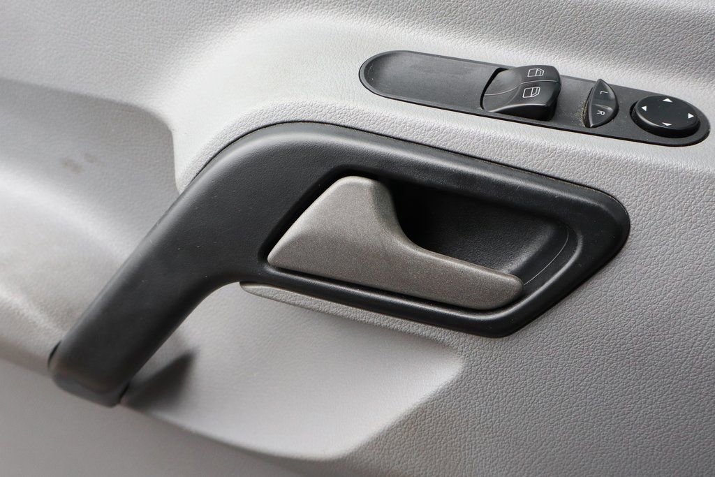 Used 2016 Mercedes-Benz Sprinter 2500 image 15