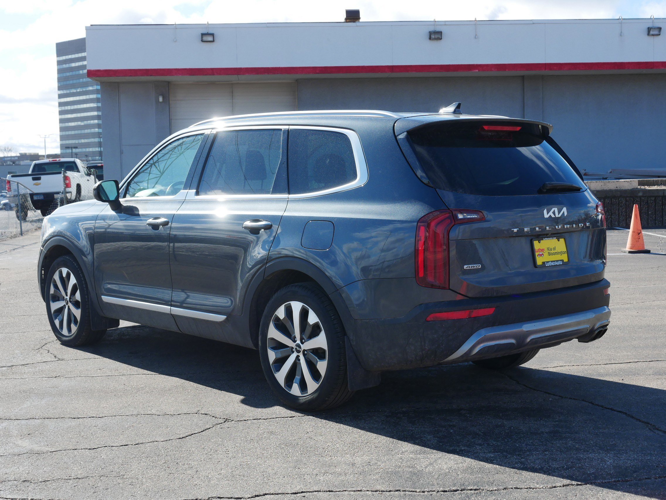 Certified 2022 Kia Telluride S image 3