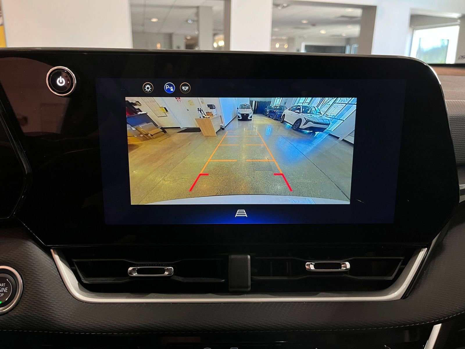 Used 2025 Chevrolet Equinox LT FWD image 24