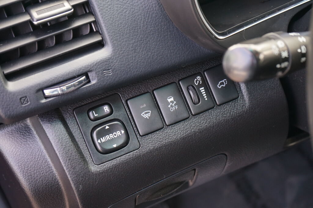 Used 2013 Toyota Highlander SE AWD/4WD image 19