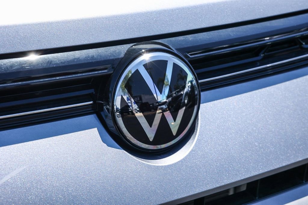 New 2025 Volkswagen Taos SE image 22