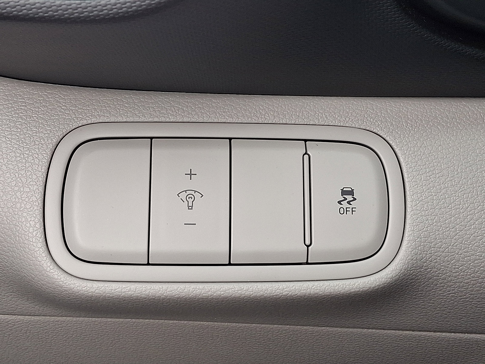 Certified 2025 Hyundai Venue SEL image 29