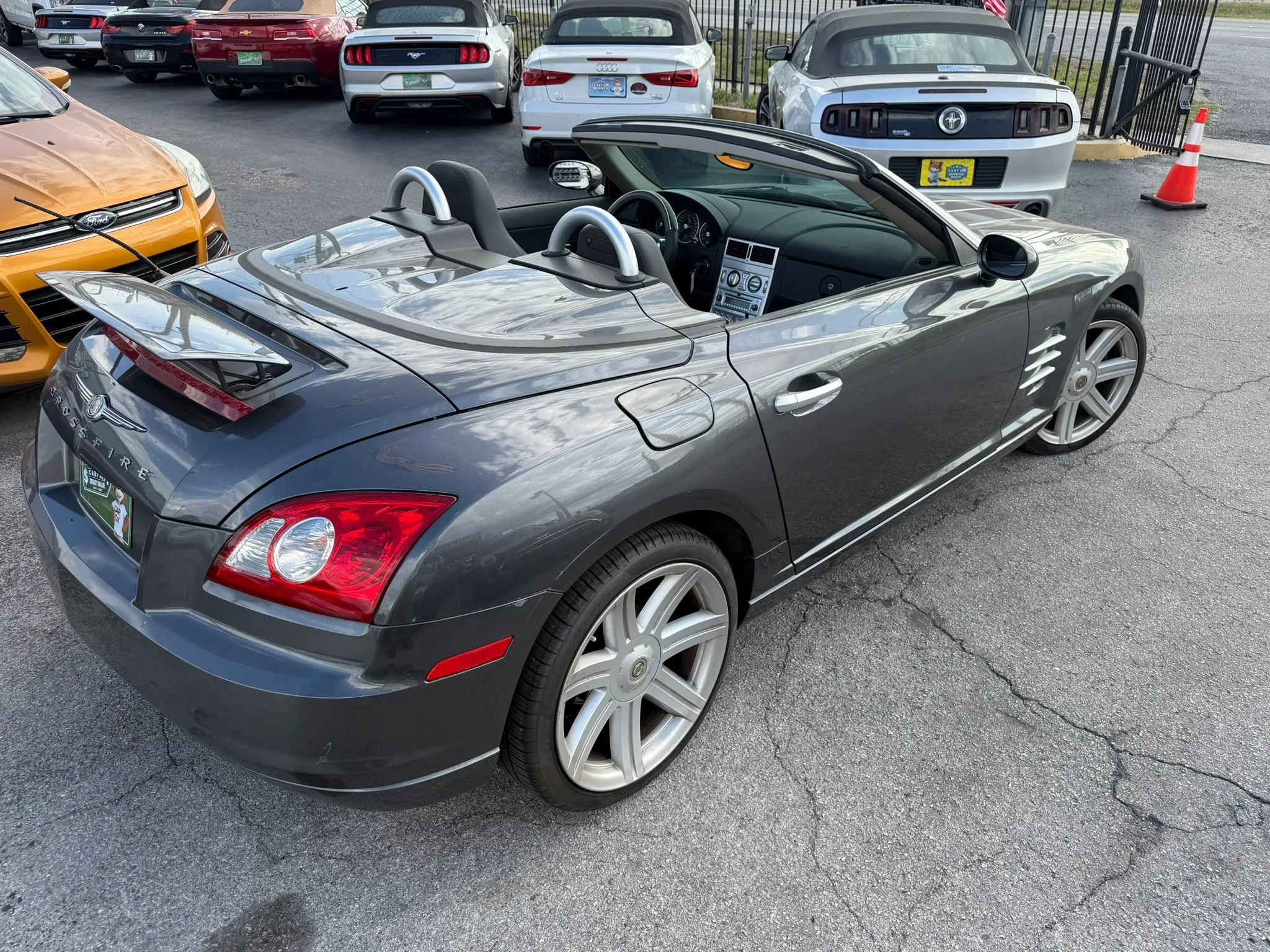 Used 2005 Chrysler Crossfire Limited RWD image 6