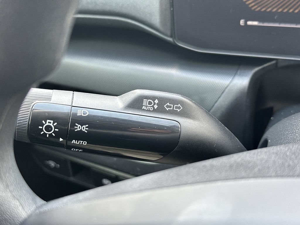 Used 2026 Kia K4 FWD image 25