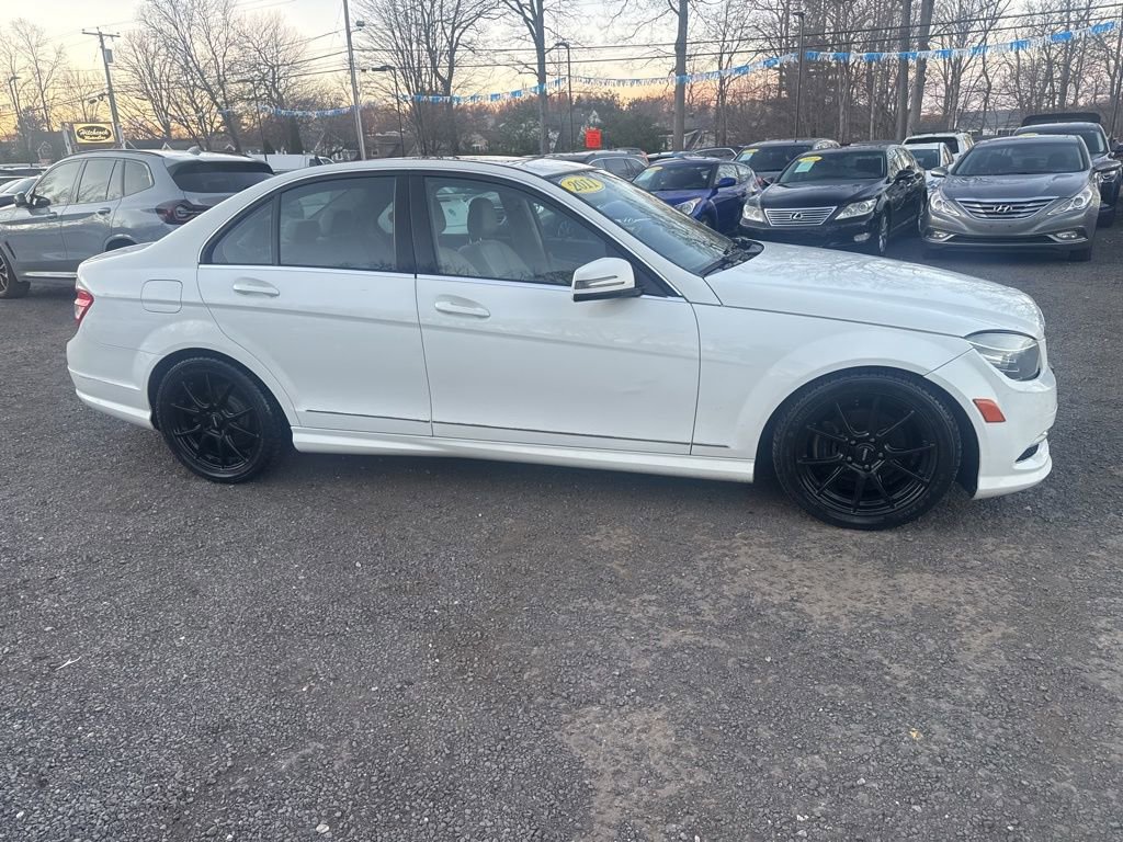 Used 2011 Mercedes-Benz C 300 4MATIC Sedan image 12