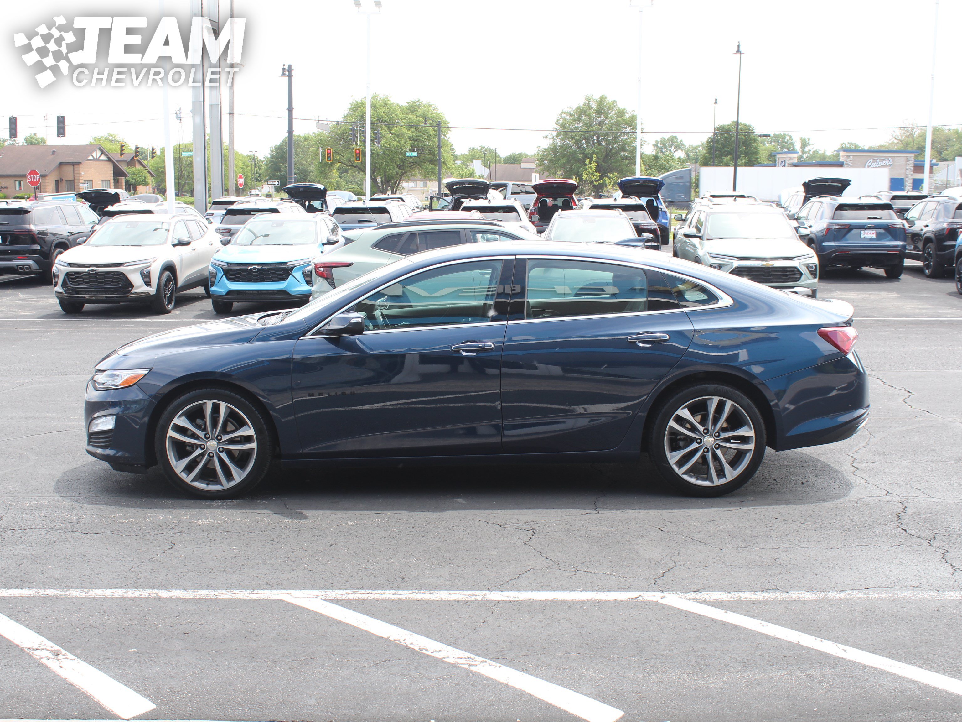 Used 2019 Chevrolet Malibu Premier w/ Sun and Wheel Package FWD image 7
