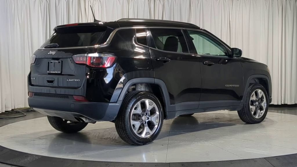 Used 2020 Jeep Compass Limited AWD/4WD image 10