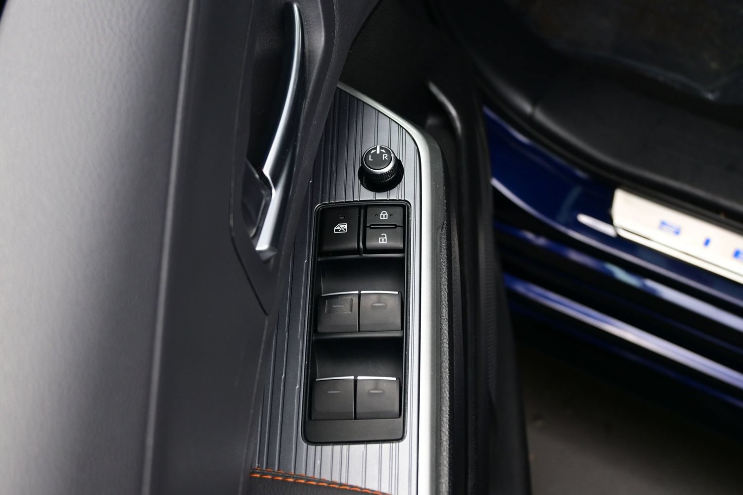 Used 2024 Toyota Sienna XSE AWD/4WD image 10