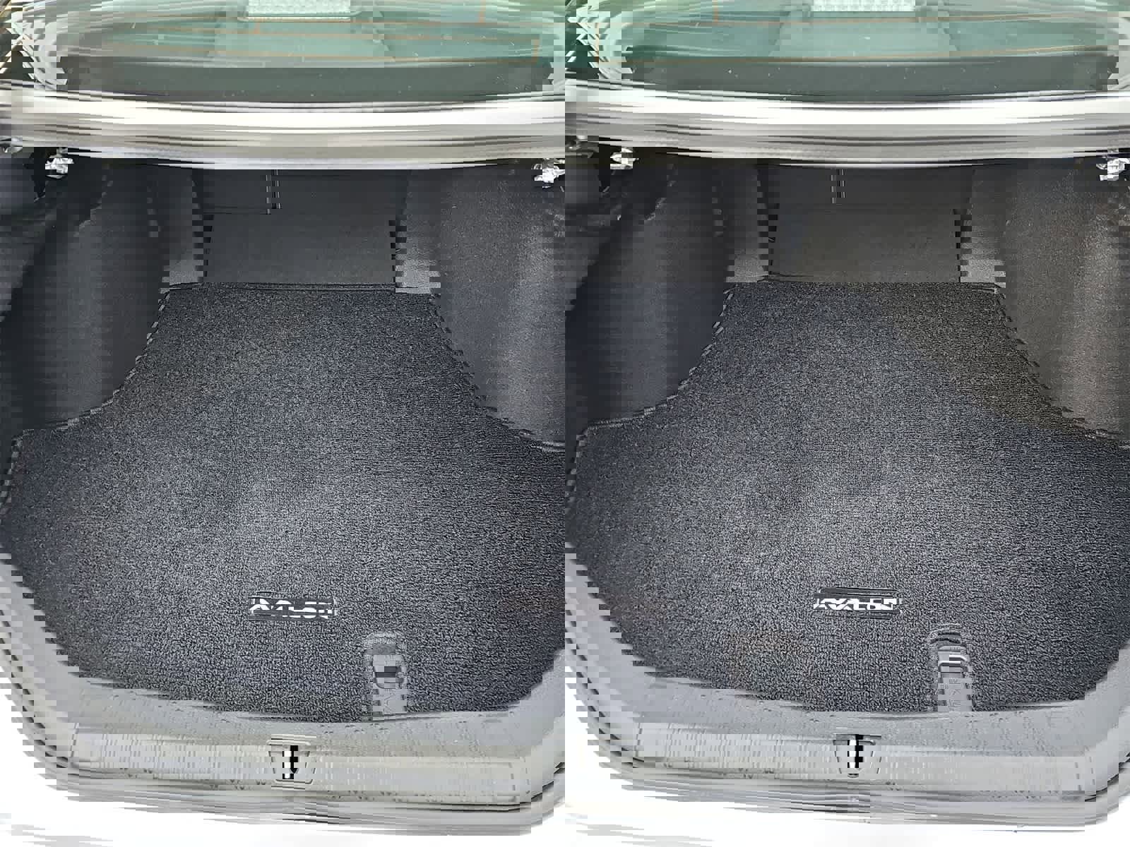 Used 2021 Toyota Avalon XLE w/ Carpet Mat Package (TMS) image 23