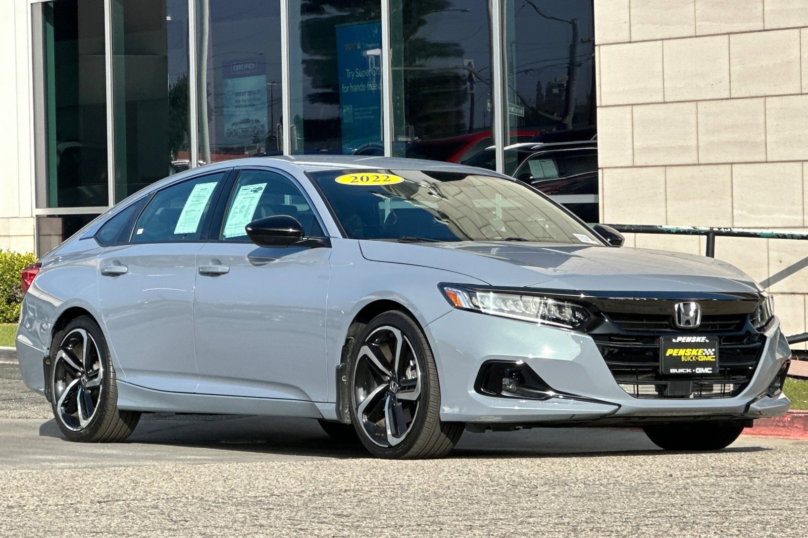 Used 2022 Honda Accord Sport image 2