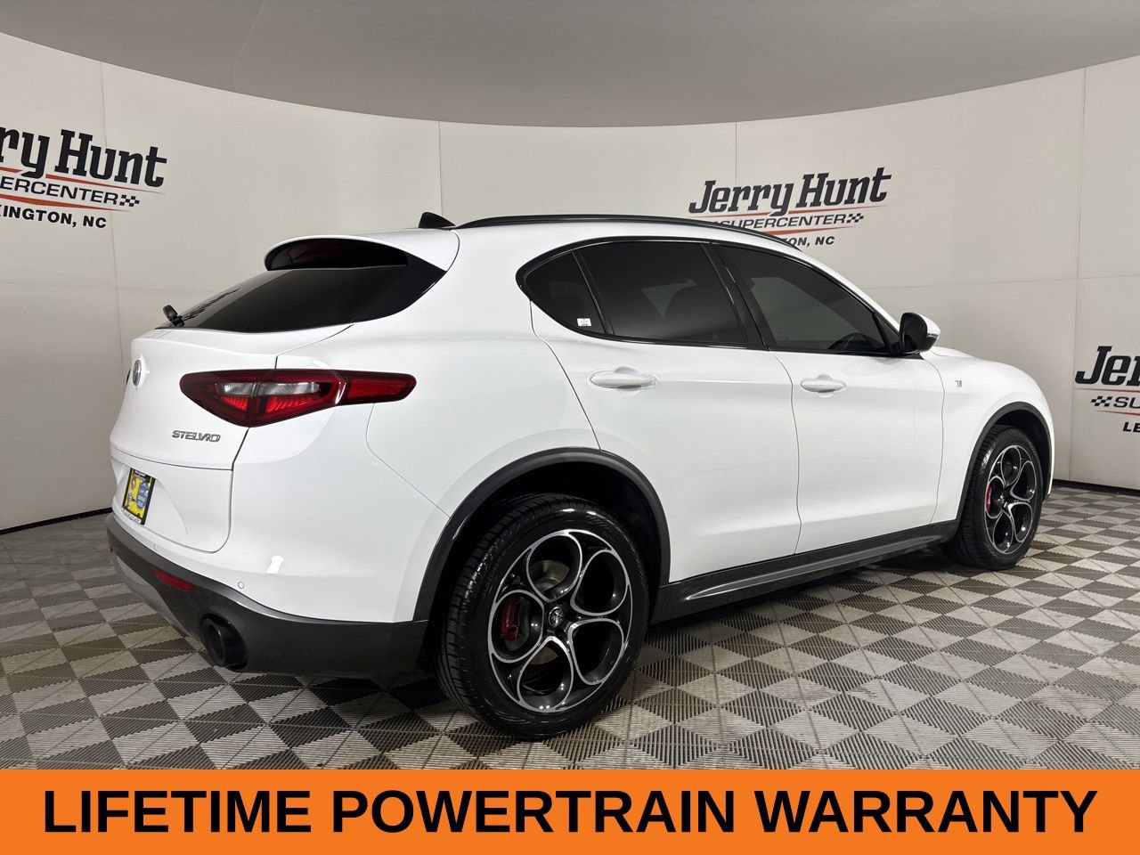 Used 2023 Alfa Romeo Stelvio Ti w/ Active Assist Plus Package AWD/4WD image 6