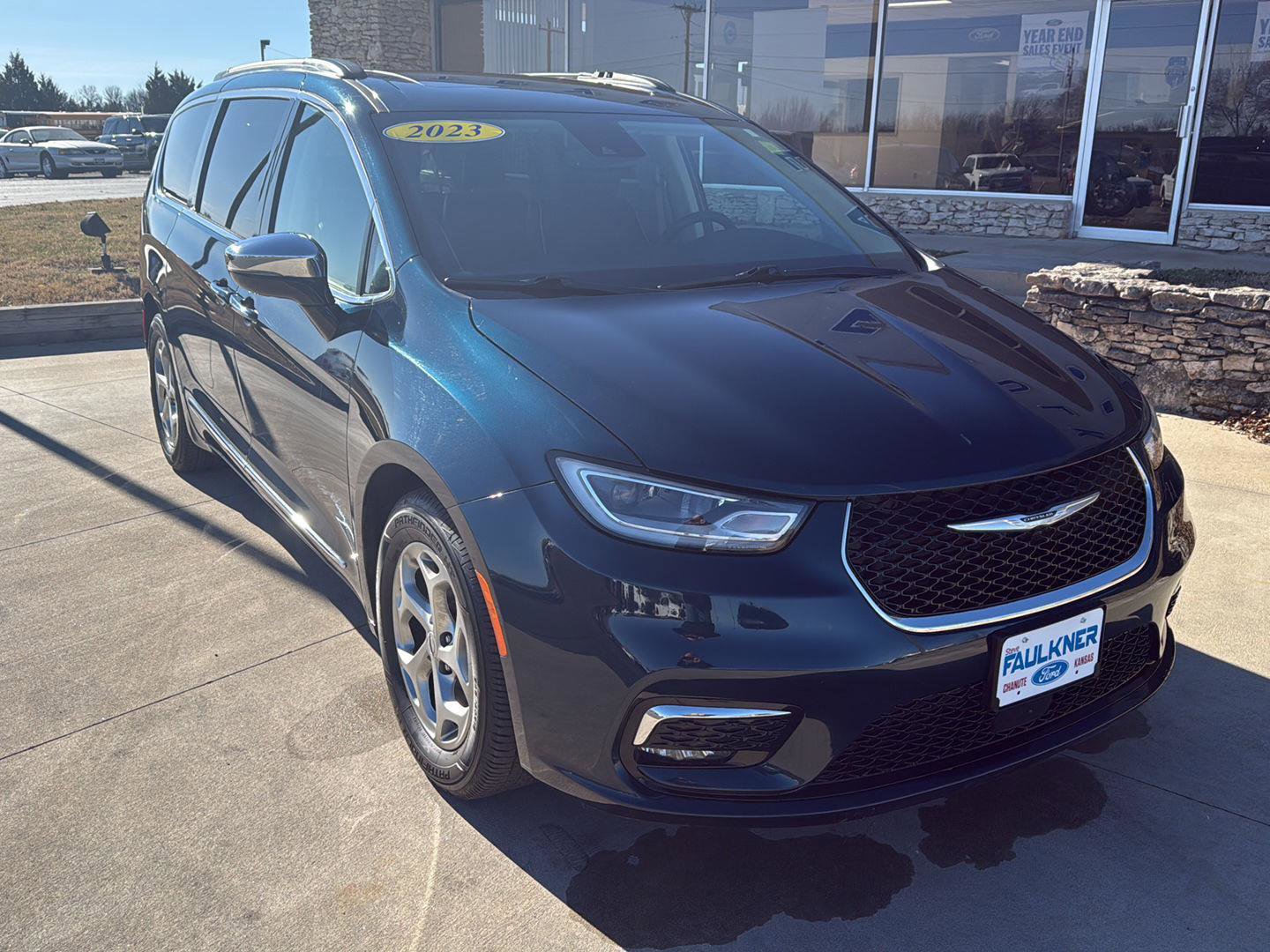 Used 2023 Chrysler Pacifica Limited