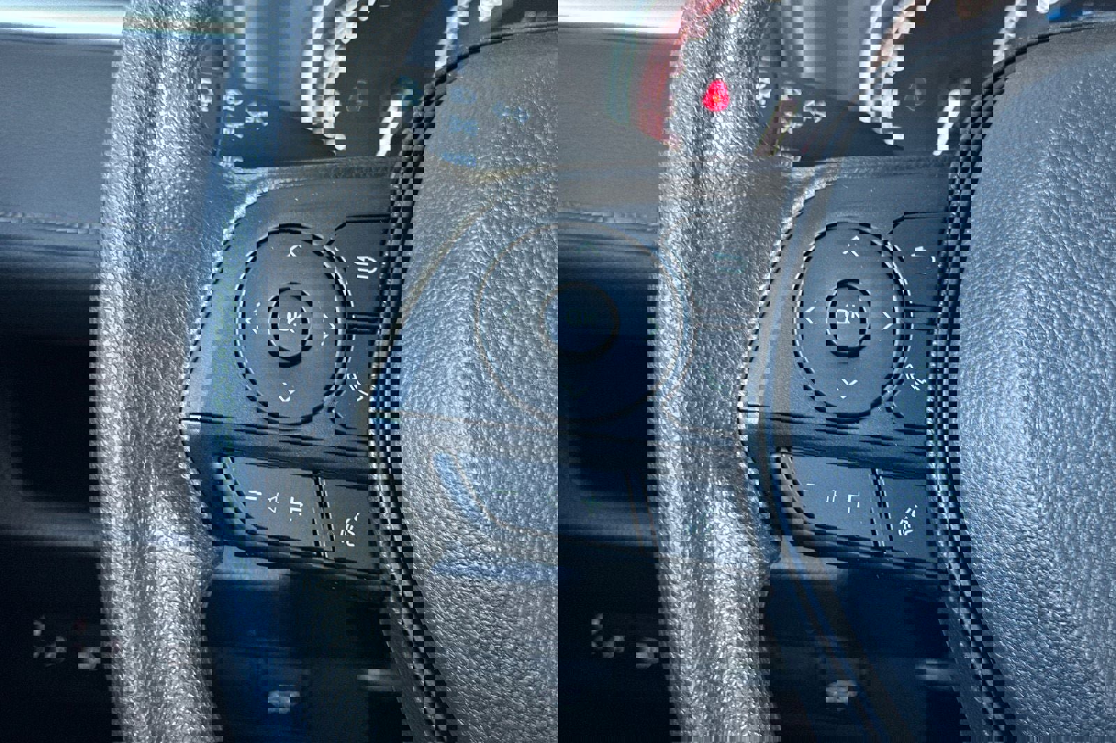 New 2025 Toyota RAV4 XLE image 28