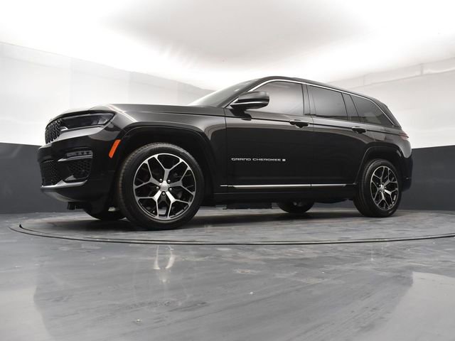 Used 2024 Jeep Grand Cherokee Summit AWD/4WD image 21