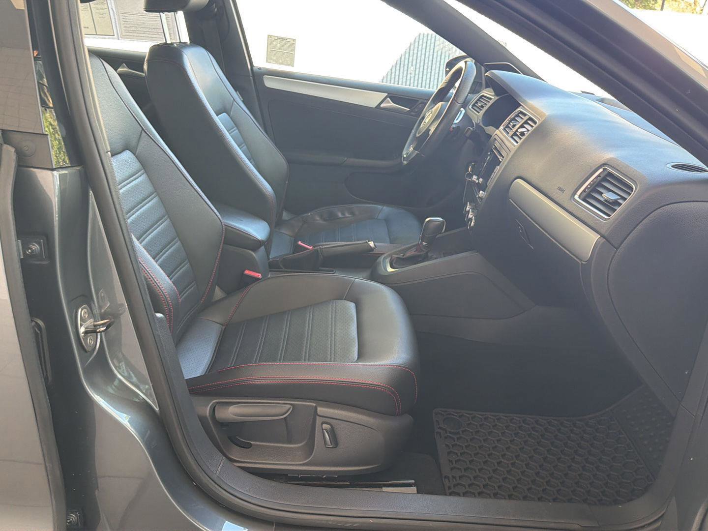 Used 2014 Volkswagen Jetta GLI Autobahn FWD image 21