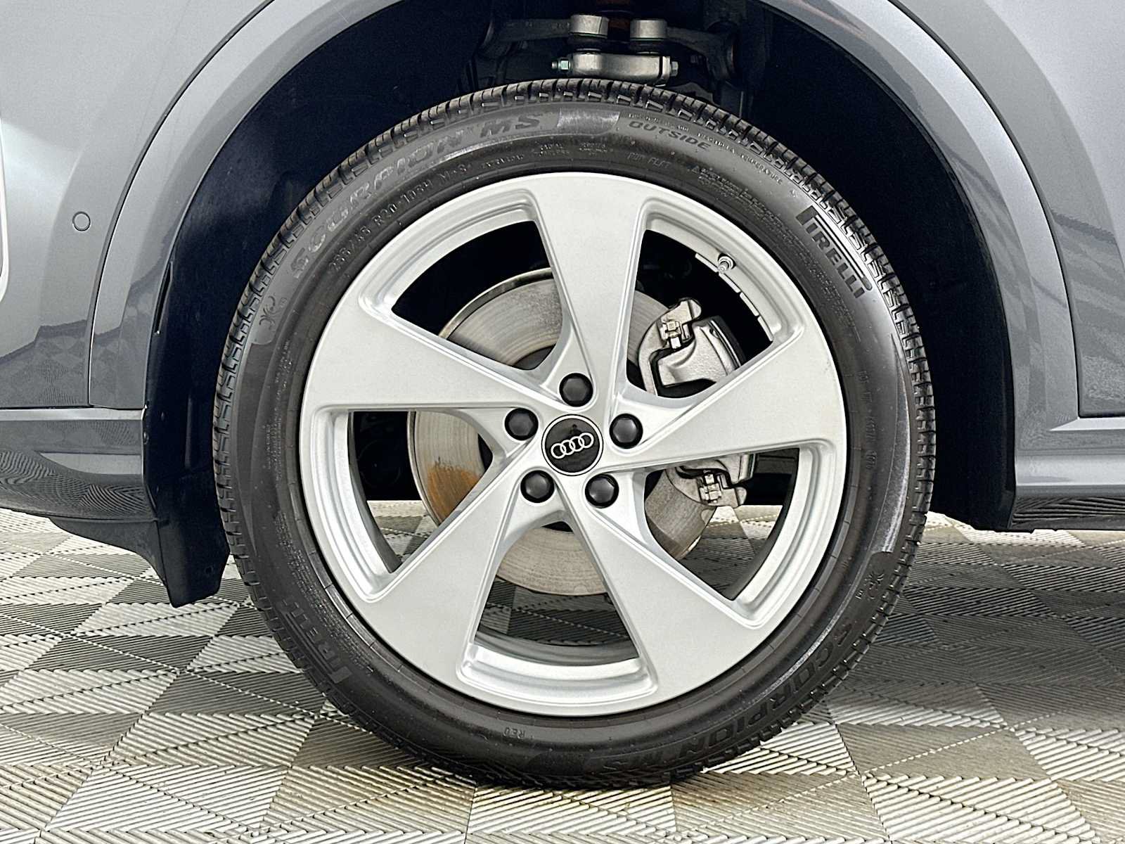 Used 2025 Audi Q5 Premium Plus w/ Premium Plus AWD/4WD image 29