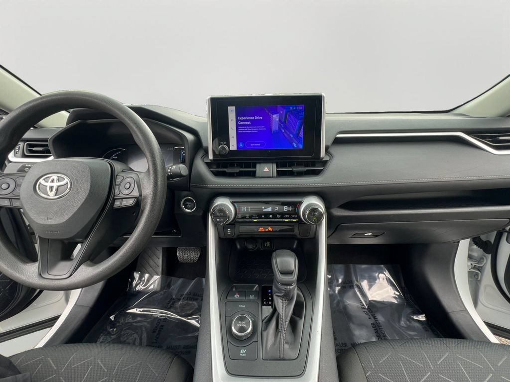 Used 2025 Toyota RAV4 XLE AWD/4WD image 14