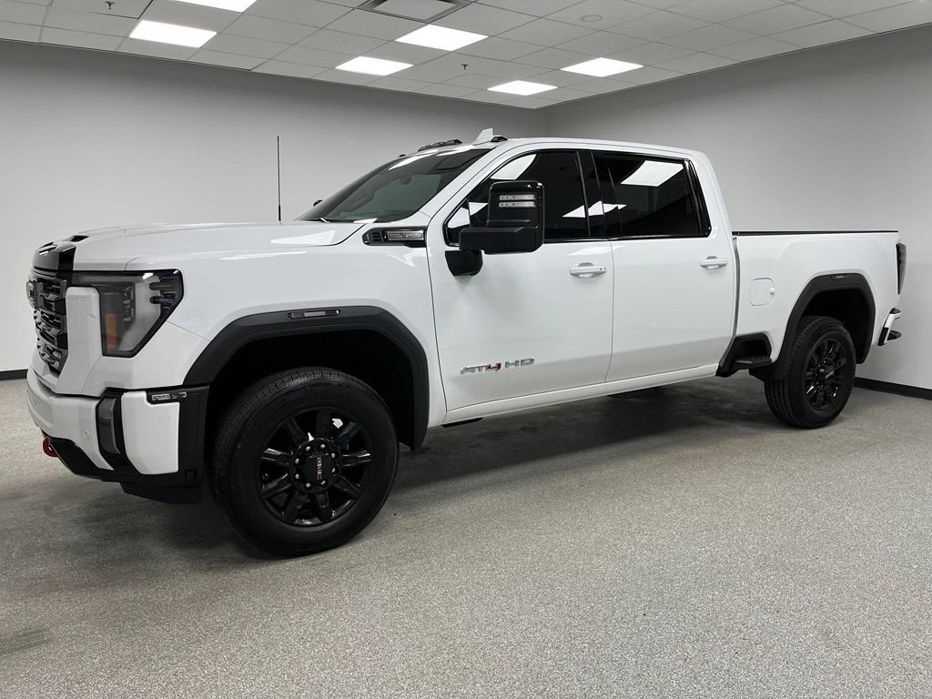 Used 2024 GMC Sierra 2500 AT4 w/ AT4 Preferred Package AWD/4WD image 6