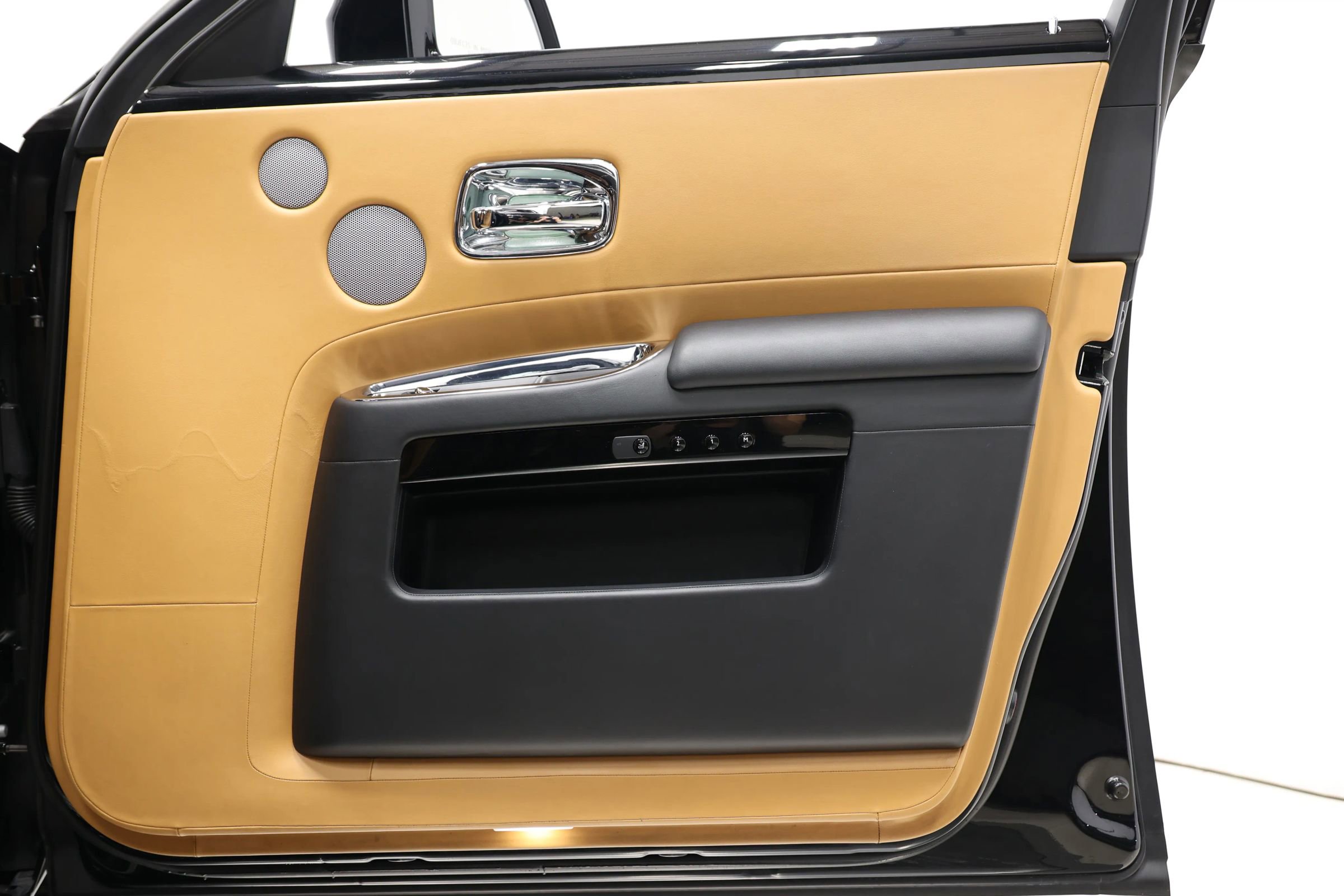 Used 2017 Rolls-Royce Ghost image 83