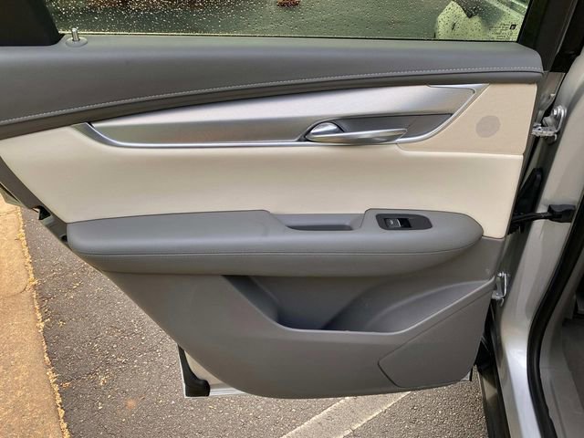 Used 2018 Cadillac XT5 Luxury w/ Driver Awareness Package FWD image 10