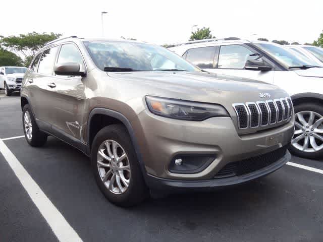 Used 2019 Jeep Cherokee Latitude w/ Popular Appearance Group AWD/4WD image 3