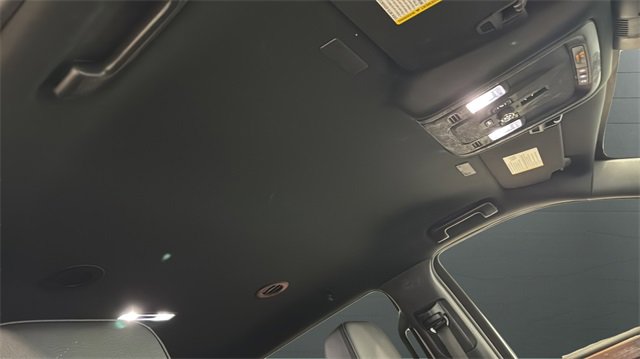 Used 2025 GMC Yukon XL Denali image 47