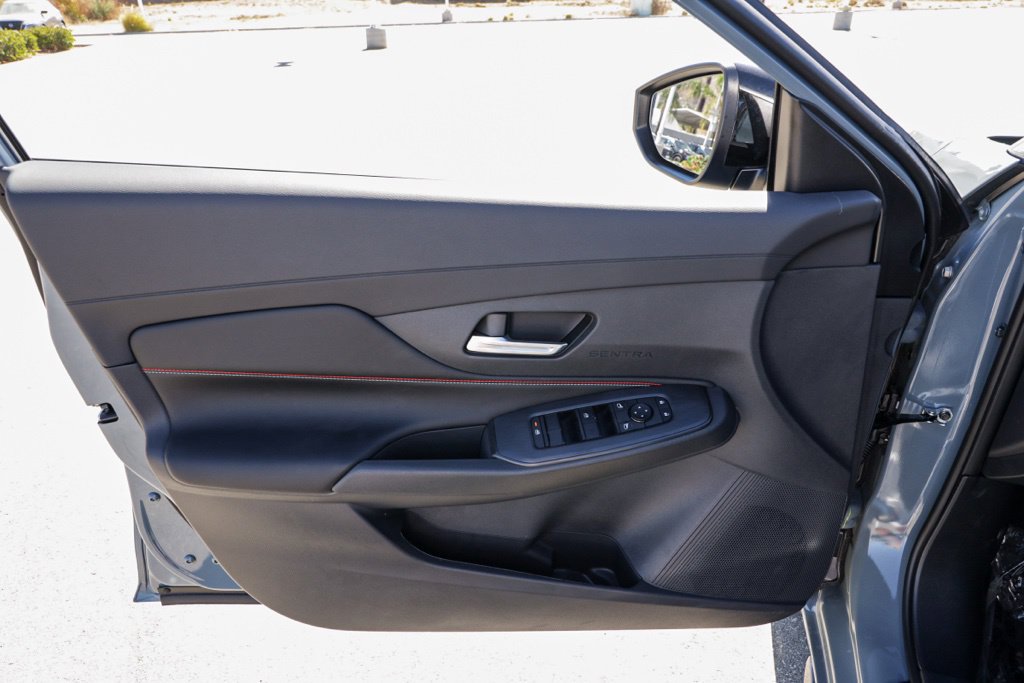 New 2027 Nissan Sentra SR FWD image 13