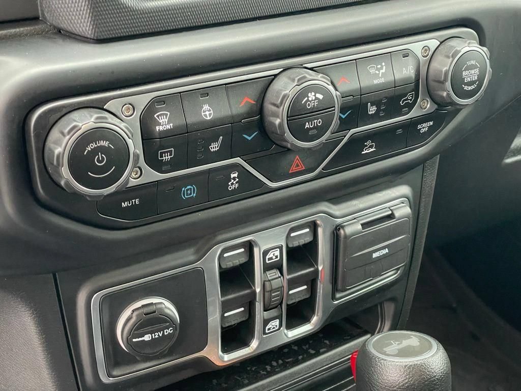 Used 2023 Jeep Wrangler Unlimited w/ Cold Weather Group AWD/4WD image 25