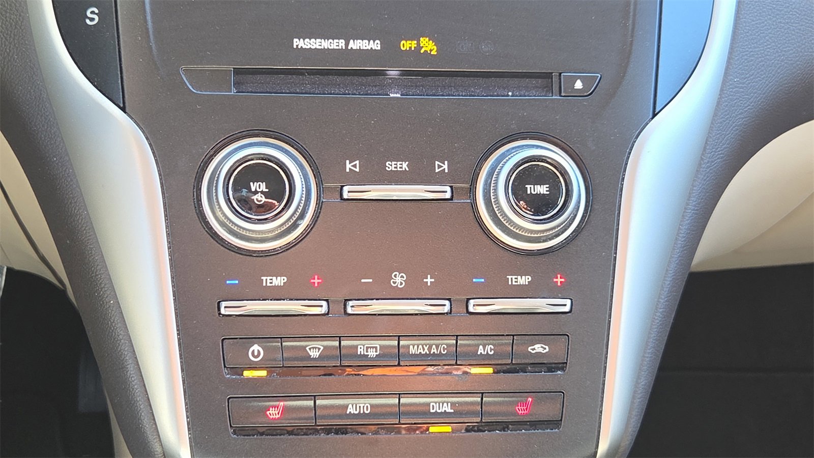 Used 2019 Lincoln MKC Select w/ Select Plus Package image 29