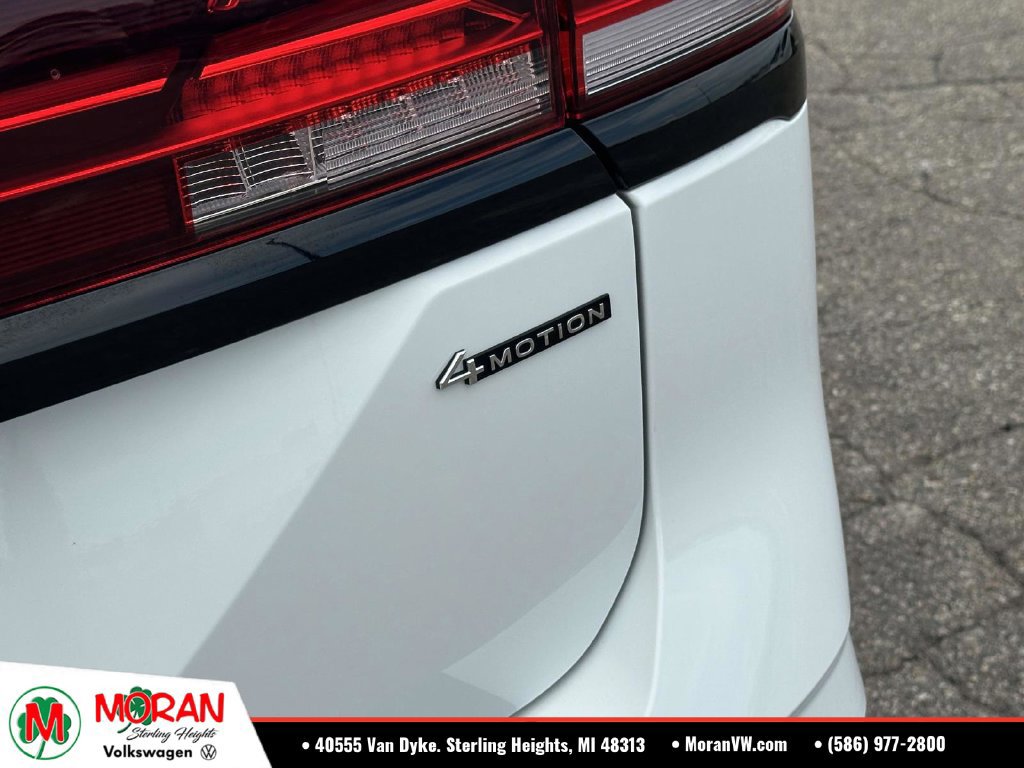 Certified 2025 Volkswagen Atlas Peak Edition SE AWD/4WD image 11